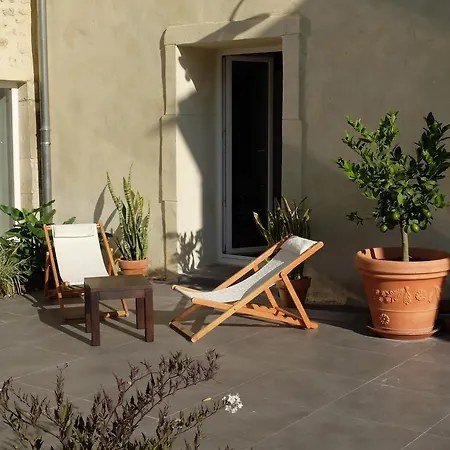 Les Pierres Bed and Breakfast