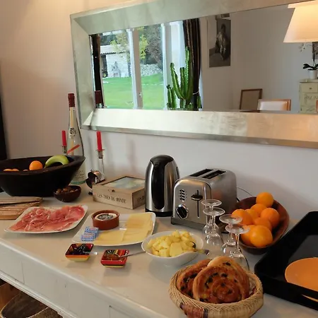 Les Pierres Bed and Breakfast Saint-Restitut
