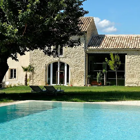 Les Pierres Bed and breakfast