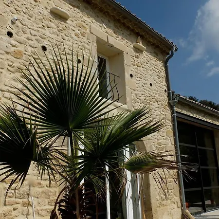Les Pierres Bed and breakfast *